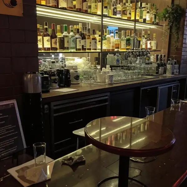 Ночная смена в баре - до уборки